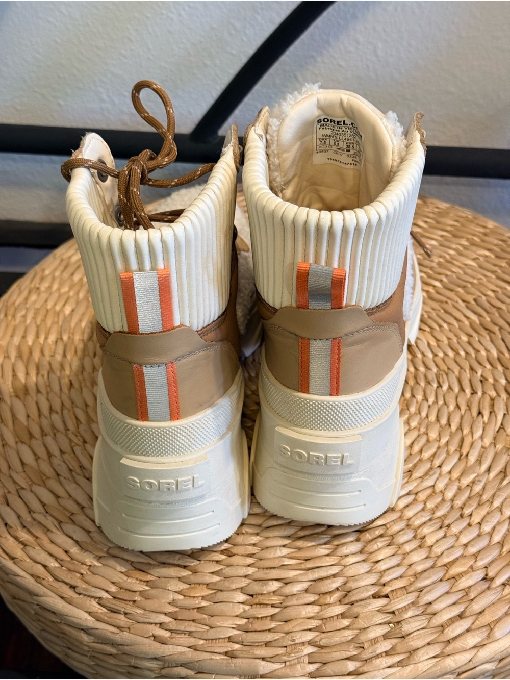 Sorel Women's Cream and Tan Sherpa Lace-Up Boots - Picture 6 of 9
